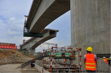 {工程案例}跨沪宁高速公路大吨位钢球铰转体施工工艺