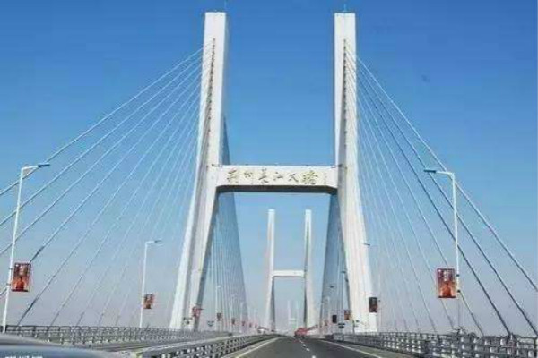 【工程案例】荆州长江公路大桥同步顶升支座更换！